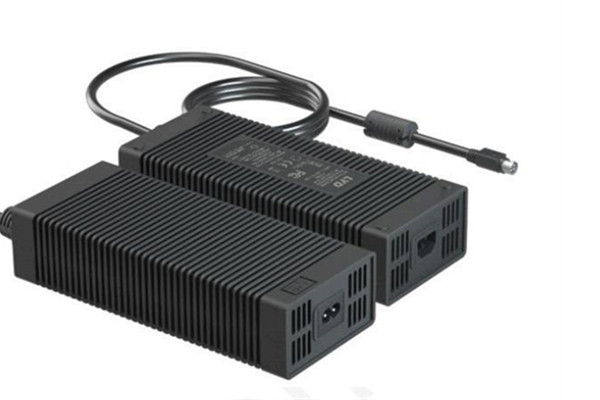 Rampungake Kebutuhan Adaptor Daya Dhuwur